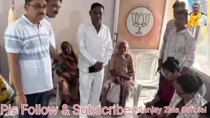 ધંધુકા: ધંધુકામા ધારાસભ્યની કાર્યાલય ખાતે  આયુષ્યમાન વયવંદના કાર્ડ કેમ્પ યોજાયો.
#ધંધુકા #dhandhuka #dhandhuka #ધંધુકા #આયુષ્ય