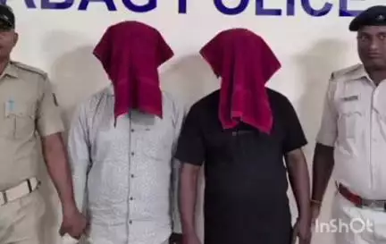 ପୁରୀ ମ୍ୟୁନିସିପାଲଟି: ନିର୍ମାଣାଧିନ ଘର କବାଟ ଭାଙ୍ଗି ମୋବାଇଲ  ଓ ନିର୍ମାଣ ଯନ୍ତ୍ରାଂଶ ଚୋରି ଅଭିଯୋଗରେ ଶନିବାର  ସମୁଦ୍ରକୂଳ ଥାନା ପୁଲିସ ୨ଜଣଙ୍କୁ ଗିରଫ କରିଛି।