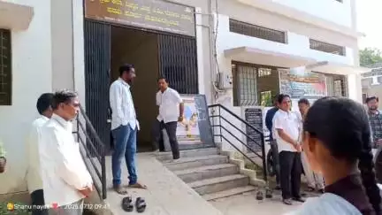 ಶೋರಾಪುರ: ನಗರದ ಶ್ರಿ ಪ್ರಭು ಕಾಲೇಜಿನ ಉಪನ್ಯಾಸಕ ಧರ್ಮರಾಜ ಪಿಳೆಬಂಟ ಹೃದಯಾಘಾತದಿಂದ ಸಾವು, ಪ್ರಾಚಾರ್ಯರು,ಉಪನ್ಯಾಸಕರ ಸಂತಾಪ