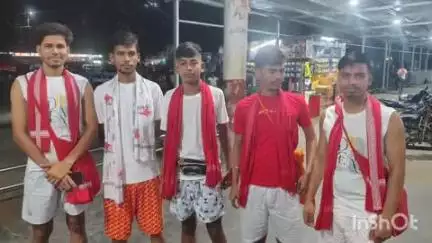 सोनो: हथिया से बाबाधाम के लिए रवाना हुआ भोले भक्तों का जत्था, उत्साह दिख रहा है