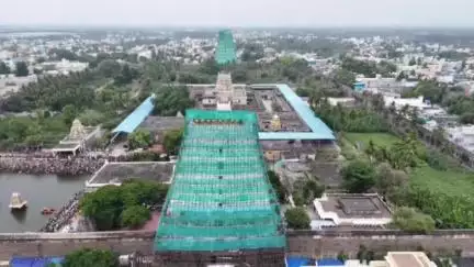 காஞ்சிபுரம்: காஞ்சிபுரம் வரதராஜ பெருமாள் கோவிலில் மூலவர் உற்சவர் வரதராஜ பெருமாள் தரிசனம் செய்ய அனுமதி இல்லை திருக்கோவில் நிர்வாகம் அறிவிப்பு