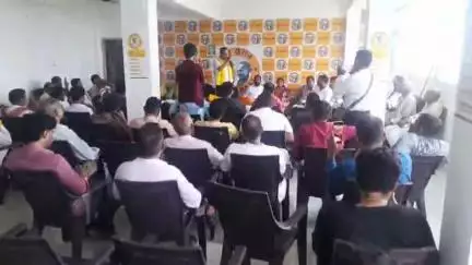 अरवल: अहियापुर जिला कार्यालय में जन सुराज पार्टी के कार्यकर्ताओं की बैठक आयोजित