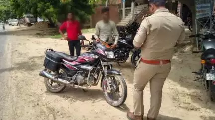 मऊ: शहर में कई जगहों पर स्टंट करने वालों पर पुलिस ने की कार्रवाई, 23 युवकों का हुआ चालान