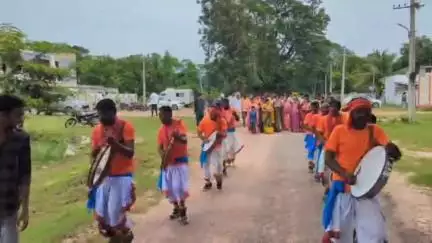 సిర్పూర్ టి: కాగజ్ నగర్ పట్టణంలో మహంకాళి అమ్మవారికి తొలి బోనం సమర్పించిన ఎమ్మెల్యే డాక్టర్ పాల్వాయి హరీష్ బాబు