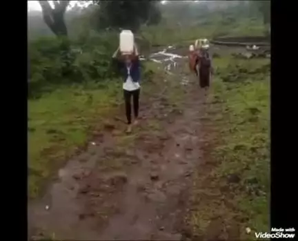 बेगमगंज: बेगमगंज ग्राम उदका के लोग बारिश में भी जल संकट से जूझ रहे 2 से 3 किलोमीटर दूर से पानी लाने के लिए मजबूर#jansamasya