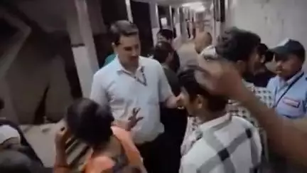 हुज़ूर: रीवा: संजय गांधी अस्पताल में इलाज में लापरवाही से 19 वर्षीय युवक की मौत, परिजनों का हंगामा