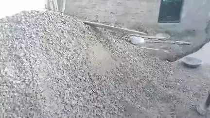 बाजपट्टी क्षेत्र माधोपुर पंचायत के रुदौली गांव में PCC काम में लापरबाही ठेकेदार की मनमानी