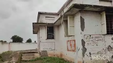 खकनार: दूधिया पंचायत बनी 'ताले वाली पंचायत'! ताले लटकते रहे, ग्रामीण भटकते रहे