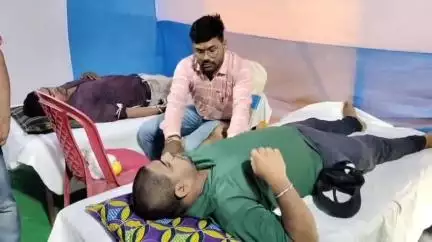 ফরিদপুর দুর্গাপুর: দুর্গাপুরে সিটি সেন্টারের কমার্শিয়াল মার্কেটে  স্বর্গীয় মিহির রঞ্জন দত্তের স্মৃতির উদ্দেশ্যে রক্তদান শিবির