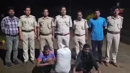 ଜୟପୁର: ଗଞ୍ଜେଇ ଚାଲାଣ ବେଳେ ପାତ୍ରପୁଟ ଛକରେ ଜୟପୁର ଅବକାରୀ ଥାନାର ଚଢ଼ାଉ, ୨ ଗିରଫ