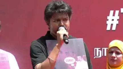 எழும்பூர்: பாஜக பின்னாடி ஏன் ஒளிந்து கொள்கிறீர்கள் சி.எம். சார் - சிவானந்தாசாலையில் முதலமைச்சருக்கு நடிகர் விஜய் கேள்வி