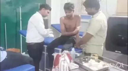 उरई: उरई के रामनगर में मुकदमा वापस न लेने पर लुटेरों ने धारदार हथियार से युवक पर किया हमला, घायल अस्पताल में भर्ती