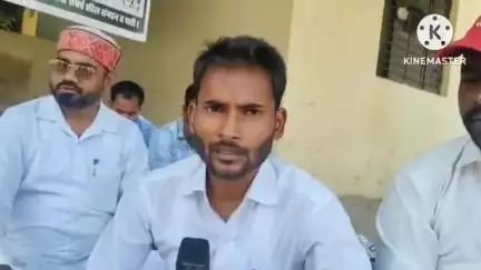 बस्ती: राष्ट्रीय मुख्य मोर्चा के जिला अध्यक्ष का कलेक्ट परिसर में धरना देने का वीडियो सोशल मीडिया पर तेजी से हो रहा वायरल