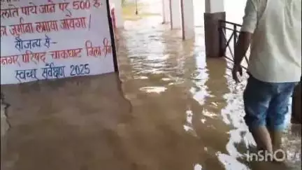 त्योंथर: टमस नदी के जलस्तर में वृद्धि, चाकघाट का शंकर मंदिर डूबा, थाना प्रभारी ने लोगों से दूर रहने की अपील की