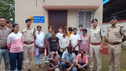 कांके: रांची रेलवे स्टेशन से मानव तस्करी के आरोप में आरपीएफ ने तीन आरोपियों को गिरफ्तार किया