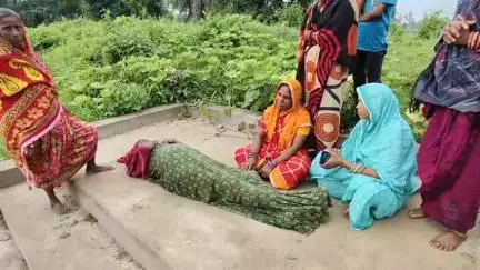 ଖଲ୍ଲିକୋଟ୍: ବାକୁଟ ଗାଁ ଗୋଡି ବନ୍ଧ ରେ ବୁଡ଼ି ଲଙ୍ଗଳେଶ୍ବର ର ପୂର୍ବତନ ସମିତି ସଭ୍ୟଙ୍କ ମୃତ୍ୟୁ