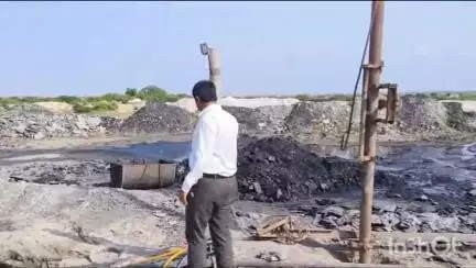 ચોટીલા: ચોટીલા નાયબ કલેક્ટર જામવાળી ગામેથી ગેરકાયદેસર ૩ કાર્બોસેલના કુવા ઝડપી પાડ્યા