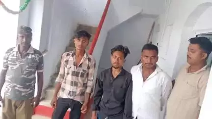 पुपरी: भिट्ठा मोर चेक पोस्ट पर पुपरी पुलिस ने नशे में जा रहे चार लोगों को किया गिरफ्तार