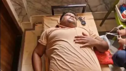 ব্যারাকপুর ২: একুশে জুলাইয়ে শহীদ স্মরণে খড়দহ পৌরসভা ২ নম্বর ওয়ার্ডের তৃণমূল কংগ্রেস কমিটির উদ্যোগে আয়োজিত হল রক্তদান শিবির,উপস্থিত