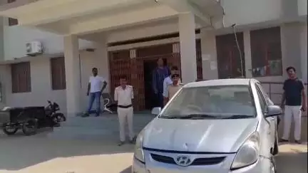 हथुआ: मीरगंज में गोपालगंज पुलिस ने कार से 144 लीटर शराब की जब्त, तस्कर फरार
