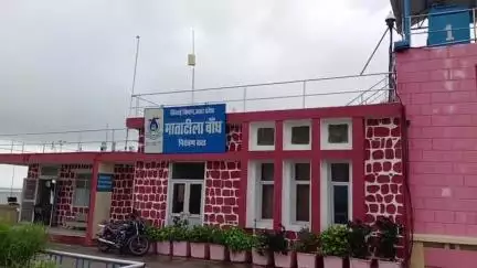 तालबेहट: माताटीला बांध के 20 गेट खोलकर 125000 क्यूसेक पानी की निकासी, निचले इलाकों में अलर्ट, किसानों की फसलें हुई जलमग्न
