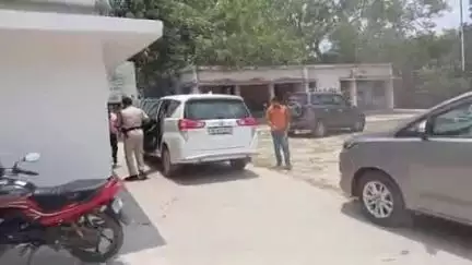 छपरा: उच्च जातियों के आयोग के सदस्य ने प्रखंड कार्यालय में बीडीओ के साथ की बैठक, दिए ज़रूरी दिशा-निर्देश