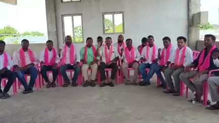 సిరిసిల్ల: కేకే మహేందర్ రెడ్డికి ఏ పదవి ఉందని అధికారిక ప్రోగ్రాంలో పాల్గొన్నారు: తంగళ్ళపల్లి BRS పార్టీ మండల అధ్యక్షుడు రాజన్న