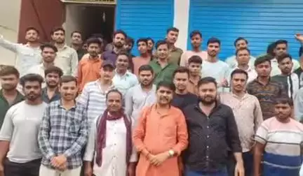 निवाड़ी: जिले की PIML स्टील प्लांट कंपनी में स्थानीय लोगों को रोजगार नहीं मिलने पर युवाओं ने जताया विरोध, आंदोलन की चेतावनी दी