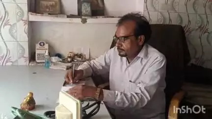 बागपत: खेकड़ा कस्बे में सांप काटने वाले का निशुल्क इलाज करते हैं डॉक्टर एसपी सिंह, सैकड़ों लोगों की बचा चुके हैं जान