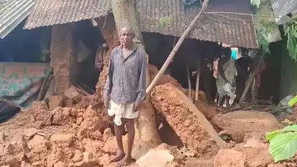 মানবাজার ১: বৃষ্টিতে হুড় মুড়িয়ে ভেঙে পড়ল বাড়ি বামনী গ্রামে//ভিটেহারা** দিব্যাঙ্গ **সদানন্দ কালিন্দী