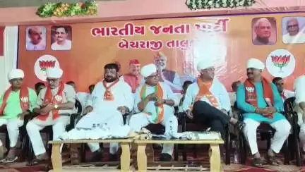 બહુચરાજી તાલુકા ભાજપ દ્વારા સુરાપુરા ખાતે યોજાયેલા સરપંચ સંમેલન માં સ્થાનીક ભાજપ ધારાસભ્ય હાજર ન રહેતા વિવાદ સર્જાયો
