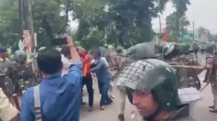 शांति पूर्ण तरीके से आंदोलन कर रहे करणी सेना व करणी सेना परिवार के राष्ट्रीय अध्यक्ष जीवन सिंह जी शेरपुर पर लाठीचार्ज का शिवसेना UBT मध्यप्रदेश  विरोध  करती है 
लोकतांत्रिक देश में में लोकतंत्र की हत्या की जा रही है 

#highlight
