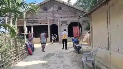 সোণাৰি: সেনাৰ আক্ৰমণত নিহত হোৱা আলফা (স্বাঃ)ৰ ব্ৰিগেদিয়াৰ গণেশ অসমৰ সোণাৰিৰ বাঁহবাৰী গাঁৱত সৃষ্টি হৈছে শোকাকুল পৰিৱেশ