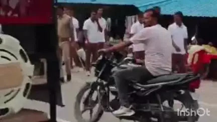 मोहम्मदी: कावड़ यात्रा को लेकर मोहम्मदी नगर में सड़क किनारे से हटवाया गया अतिक्रमण