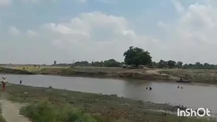 बंजरिया: पंचरुखा पूर्वी पंचायत के खैराघाट के ग्रामीण प्रतिदिन नाव से प्रखंड व जिला मुख्यालय आते जाते है #jansamasya