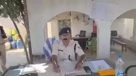 बंजरिया: दारोगा राजकुमार राम और थानाध्यक्ष के वायरल ऑडियो पर थानाध्यक्ष ने रविवार को कहा, रिपोर्ट अधिकारी को भेजी गई है