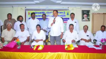 ఖమ్మం అర్బన్: ఖమ్మం లో పాఠ్యాంశాలలో యోగ విద్యను ప్రవేశపెట్టాలి 
తెలంగాణ యోగ సంఘం రాష్ట్ర అధ్యక్షులు మరికంటి వెంకట్