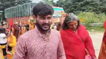 लोहाघाट: मानेश्वर महादेव मंदिर में कलश यात्रा के साथ नौ दिवसीय श्रीमद् भागवत कथा का शुभारंभ हुआ