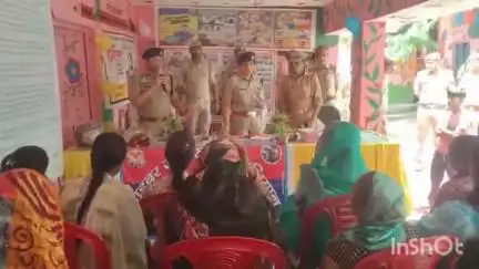 अमृतपुर: अमृतपुर संविलियन विद्यालय में महिलाओं व छात्राओं को पुलिस अधीक्षक व क्षेत्र अधिकारी ने किया जागरूक