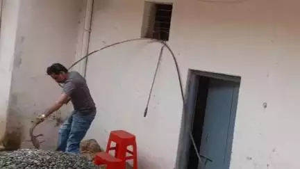 बरही: बरही नगर के कटनी मार्ग पर कृषि दुकान में निकली जहरीली गोह, सर्प ने किया रेस्क्यू