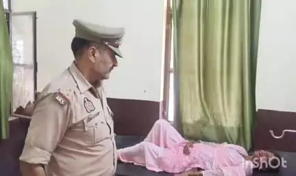 धामपुर: स्योहारा क्षेत्र के गांव बगवाड़ा के पास कार की टक्कर से बाइक सवार दंपत्ति घायल, गर्भवती महिला को किया रैफर