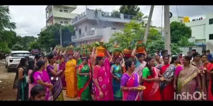 తాండూరు: రామాయగూడ ఎం ఐ జి లో ఘనంగా బోనాల పండుగ