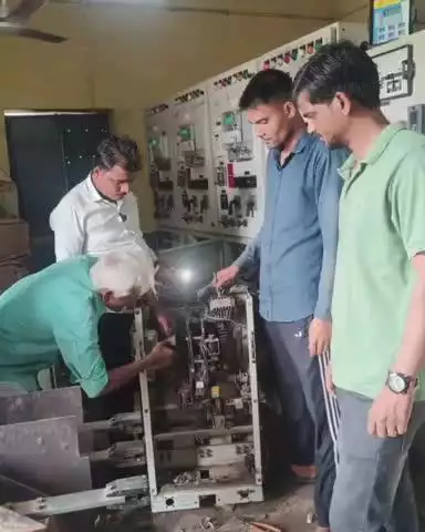 कालपी: कालपी में चूहे के घुसने से बिजली घर की टाउन फस्ट मशीन में हुआ ब्लास्ट, आधा दर्जन मोहल्लों की बिजली हुई ठप