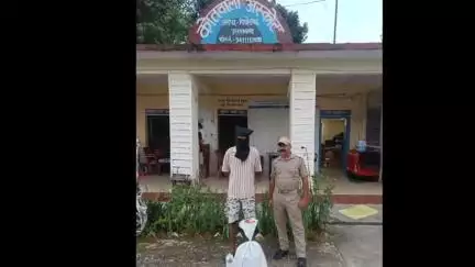 डीडीहाट: कोतवाली अस्कोट पुलिस ने 10 लीटर अवैध कच्ची शराब के साथ एक व्यक्ति को किया गिरफ्तार