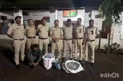 देवास नगर: आबकारी विभाग ने सोनकच्छ के ग्राम बाबई में 349 पाव देशी मदिरा की जब्त, एक प्रकरण दर्ज