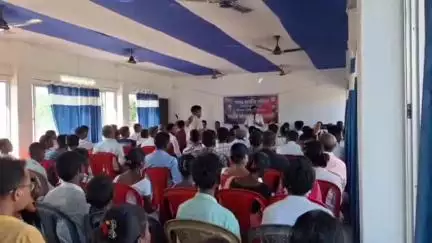 মৰাণ: মৰাণৰ ডোমৰ দলংত কেন্দ্ৰীয় সভাপতিৰ উপস্থিতিত অসম জাতীয় পৰিষদত যোগদান কৰিলে শতাধিক লোকে