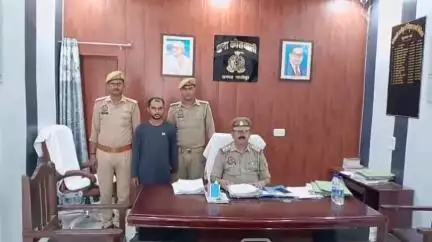 गाज़ीपुर: कोतवाली पुलिस ने धारदार हथियार से जानलेवा हमला करने वाले अभियुक्त को विकास भवन चौराहे से दबोचा
