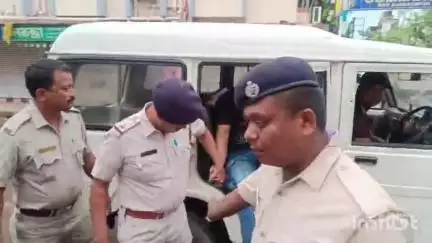 বারাসাত ১: জিম ট্রেনারের বিরুদ্ধে এক যুবতীকে ধর্ষণের অভিযোগ, নিউ ব্যারাকপুর থানার পুলিশের হাতে গ্রেফতার জিম ট্রেনার