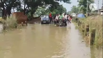 খানাকুল ১: রূপনারায়ণ নদীর জল উপচে ডুবে গেল জগদীশতলার রাজ্য সড়ক,সমস্যায় সাধারণ মানুষ #jansamasya