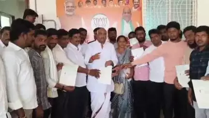 ముధోల్: రాజకీయాలకు అతీతంగా ముఖ్యమంత్రి సహాయ నిధి చెక్కులను  పంపిణీ చేయడం జరుగుతుందని,  ఎమ్మెల్యే రామారావు పటేల్ అన్నారు